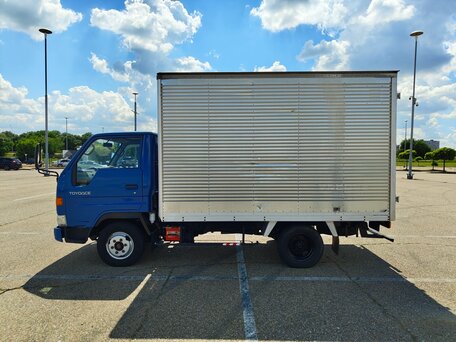 1996 Toyota Toyoace, синий, 950000 рублей, вид 2
