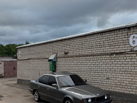 1990 BMW 5 серии 535i III (E34), серый