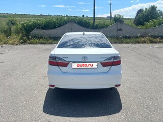 2016 Toyota Camry VII (XV50) Рестайлинг, белый, 1630000 рублей, вид 3