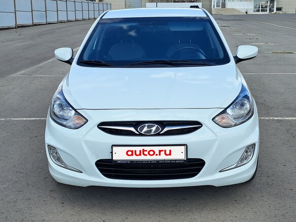 2011 Hyundai Solaris I, белый, 930000 рублей - вид 1