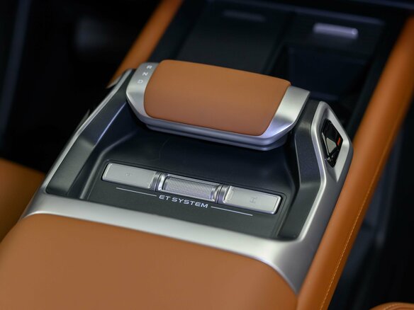 2025 Changan Deepal G318 I, серый, 6000000 рублей - вид 6