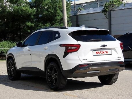 2023 Chevrolet Trax II, белый, 1920000 рублей, вид 3