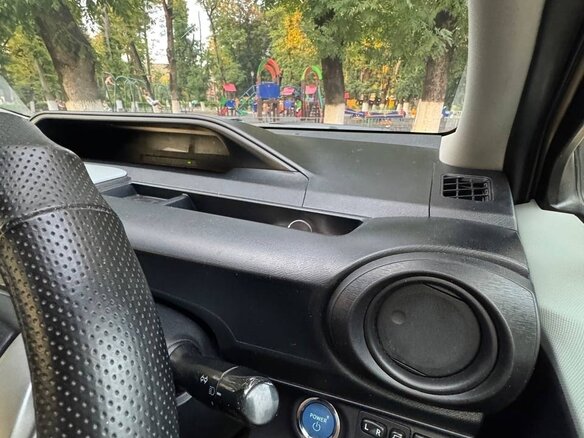 2012 Toyota Aqua I, жёлтый - вид 8