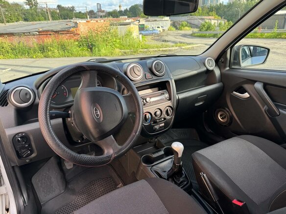 2014 Lada (ВАЗ) Granta I, серый, 380000 рублей - вид 12