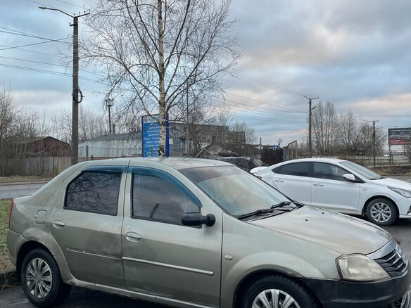 2013 Renault Logan I Рестайлинг, бежевый, 250000 рублей - вид 1