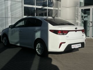 2018 Kia Rio IV, белый, 1299000 рублей, вид 5