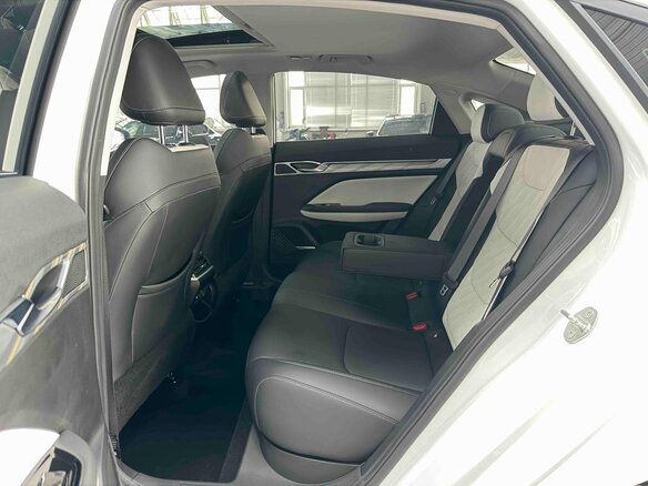2022 Geely Emgrand L I, белый, 835000 рублей - вид 11
