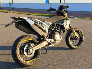 2021 Husqvarna 701 Supermoto, белый, 1000000 рублей, вид 3
