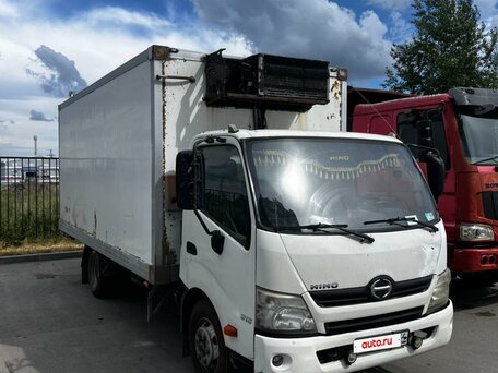 2012 Hino Series 300 (Dutro), красный, 1300000 рублей, вид 1