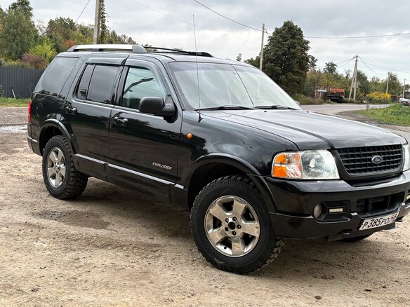 2005 Ford Explorer III, чёрный - вид 3