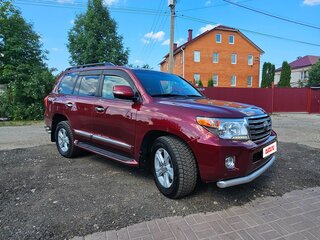 2013 Toyota Land Cruiser 200 Series Рестайлинг 1, красный, 3150000 рублей, вид 3
