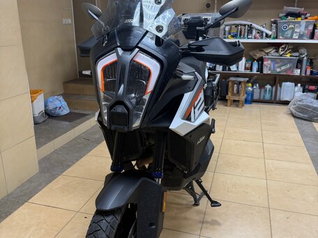 2023 KTM 1290 Super Adventure S, серый, 1790000 рублей, вид 2