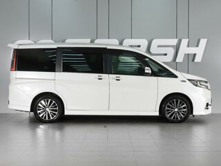 2017 Honda Stepwgn Spada V Рестайлинг, белый, 2345000 рублей, вид 5