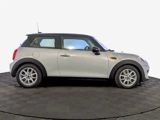 2018 Mini Hatch Cooper III (F55/F56) Рестайлинг, серебристый, 1780000 рублей, вид 4