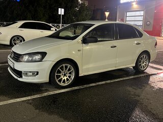 2015 Volkswagen Polo V Рестайлинг, белый, 550000 рублей, вид 1