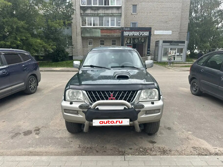 2004 Mitsubishi L200 III, зелёный, 850000 рублей, вид 2