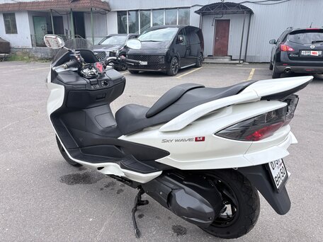 2007 Suzuki Burgman (SkyWave) 250, белый, 210000 рублей, вид 4