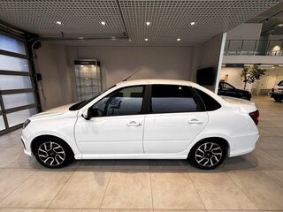2026 Lada (ВАЗ) Granta Sport I Рестайлинг, белый, 1587000 рублей, вид 3