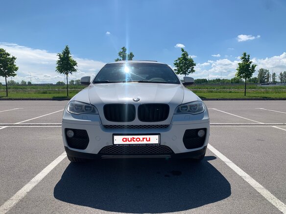2013 BMW X6 35i I (E71) Рестайлинг, белый, 1980000 рублей - вид 2