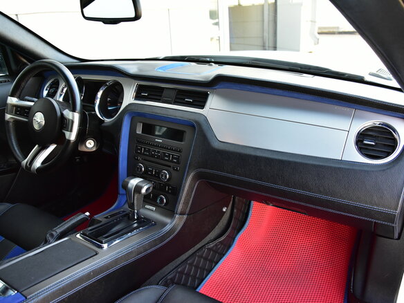 2011 Ford Mustang V Рестайлинг, белый, 1750000 рублей - вид 12