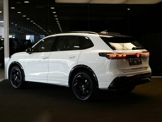 2026 Volkswagen Tiguan L II Рестайлинг (China Market), белый, 4827000 рублей, вид 4