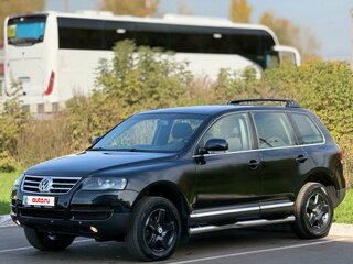 2005 Volkswagen Touareg I, чёрный, 600000 рублей, вид 1