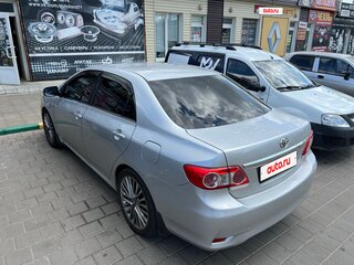 2012 Toyota Corolla X (E140, E150) Рестайлинг, серебристый, 900000 рублей, вид 5