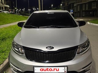 2015 Kia Rio III Рестайлинг, серебристый, 950000 рублей, вид 2