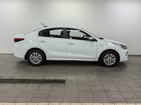 2018 Kia Rio IV, белый - вид 2