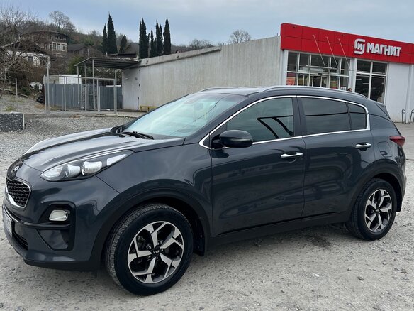 2018 Kia Sportage IV Рестайлинг, серый, 2000000 рублей - вид 3