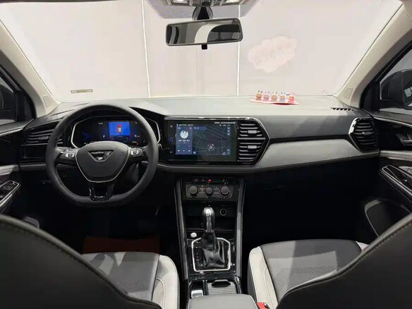 2023 Jetta VS7 I Рестайлинг 1, белый, 1700000 рублей - вид 7