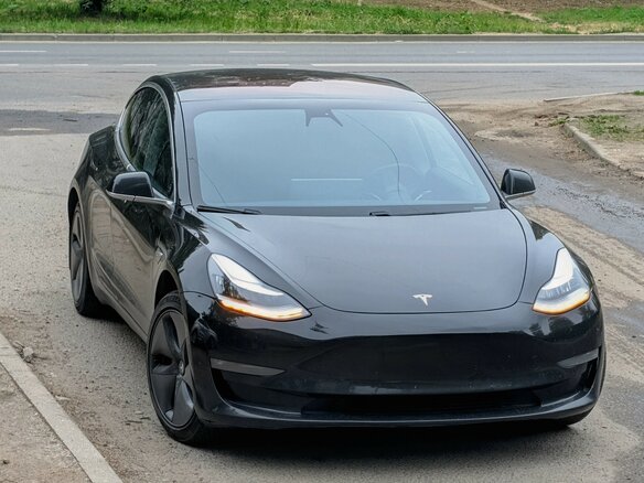 2018 Tesla Model 3 Long Range I, чёрный, 3100000 рублей - вид 1