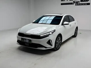 2023 Kia K3 II (China Market) Рестайлинг, белый, 1320000 рублей, вид 1