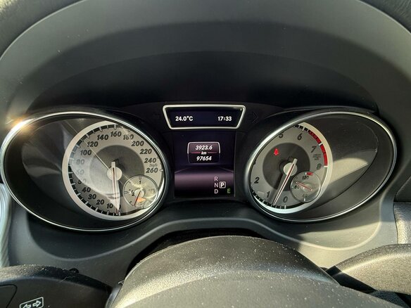 2014 Mercedes-Benz GLA 180 I (X156), чёрный, 1360000 рублей - вид 4