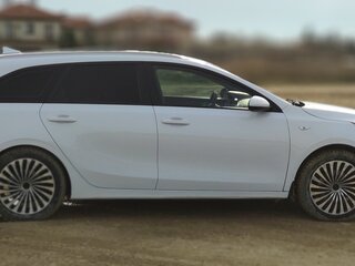 2019 Kia Ceed III, белый, 1345000 рублей, вид 3