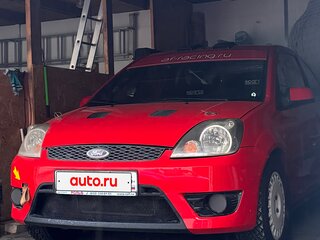 2008 Ford Fiesta Mk5, красный, 1333000 рублей, вид 1