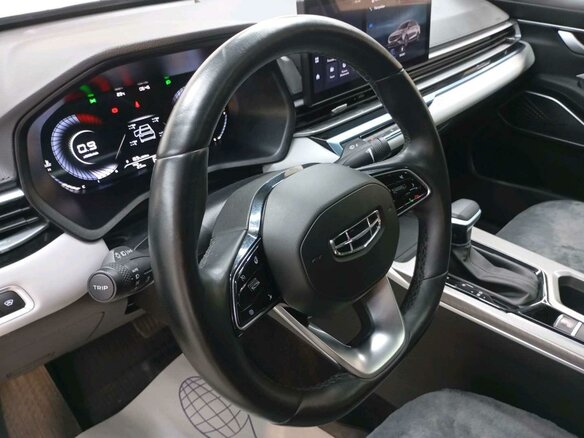 2023 Geely Emgrand II, жёлтый - вид 5