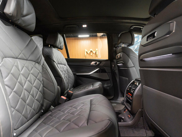 2026 BMW X7 40i I (G07) Рестайлинг, серый, 17690000 рублей - вид 18