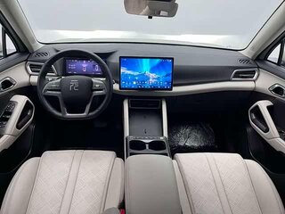 2024 BYD Yuan Up 45.12 kWh, бежевый, 1670202 рублей, вид 4