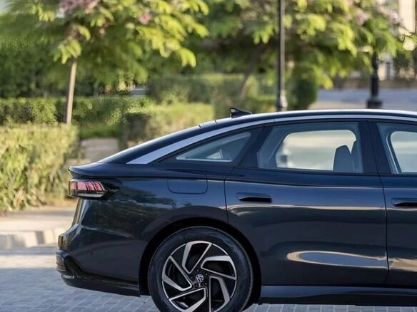 2025 Volkswagen ID.7 85 kWh, серый - вид 11