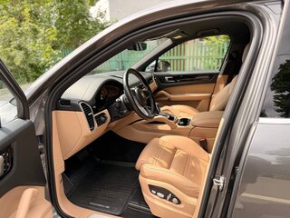 2018 Porsche Cayenne III, серый, 5890000 рублей, вид 5