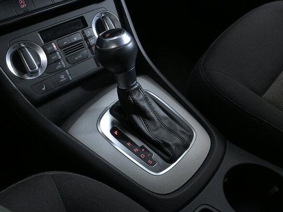 2013 Audi Q3 I (8U), синий, 2050000 рублей - вид 11