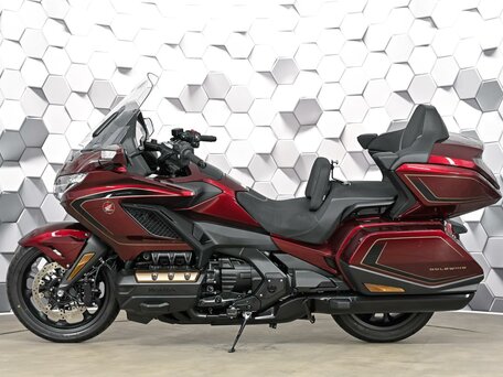 2025 Honda GL 1800 Gold Wing, красный, 3649000 рублей, вид 4