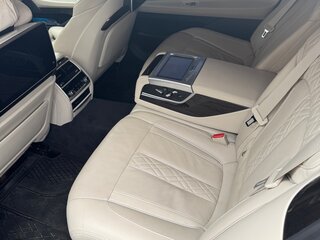 2021 BMW 7 серии Long 740Li xDrive VI (G11/G12) Рестайлинг, серый, 6650000 рублей, вид 5