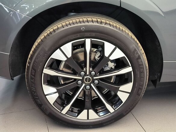 2026 Volvo XC60 II Рестайлинг 2, серый, 8600000 рублей - вид 7