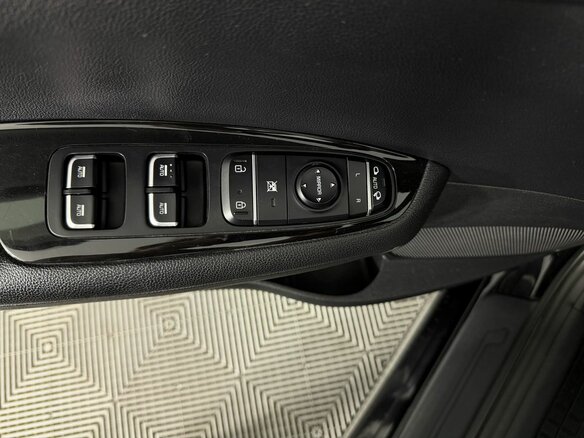 2018 Kia Optima IV Рестайлинг, чёрный, 2360000 рублей - вид 10