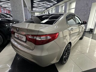 2013 Kia Rio III, бежевый, 885000 рублей, вид 5