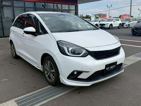 2022 Honda Fit IV, белый, 1090000 рублей, вид 3