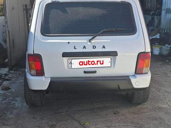 2005 Lada (ВАЗ) 2121 (4x4) I Рестайлинг, белый, 545000 рублей - вид 2
