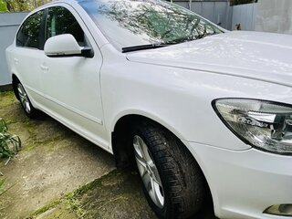 2012 Skoda Octavia II (A5) Рестайлинг, белый, 650000 рублей, вид 4
